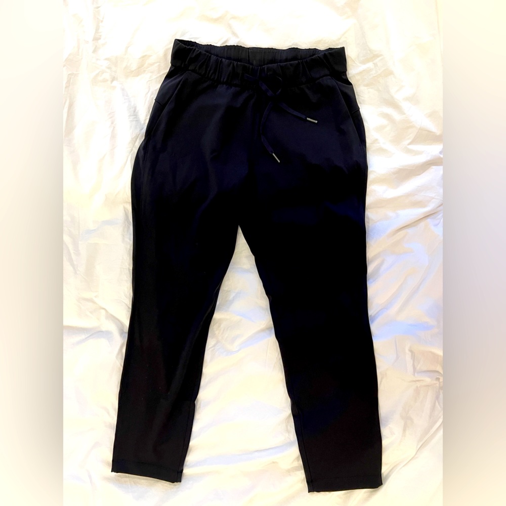 Lululemon relaxed joggers size 6